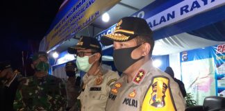 Tak Hiraukan PSBB, Perbatasan Riau Sumbar Diterobos Ratusan Kendaraan Bermotor