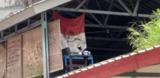 Bendera Merah Putih Bergambar Palu Arit Ditemukan di Unhas