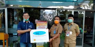 Perwakilan Hospital IJN di Riau Berbagi APD ke RSUD Pekanbaru