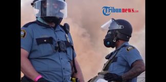 Polisi Amerika Injak Leher George Floyd Hingga Tewas Ditempat