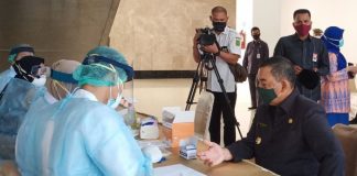 Hadir Di Acara Pelantikan, Wakil Gubernur Riau Jalani Rapid Test