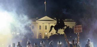 Mayoritas Warga Amerika Bilang AS Sudah Tidak Terkendali