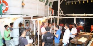 RI Tahan Kapal Cina, Dalam Kapal Terdapat Jasad ABK WNI Kapal-penangkap-Ikan-Cina