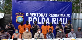 Polda Riau Bongkar Sindikat Penyulingan Minyak Illegal, 4 Orang Diringkus, 1 DPO polda-riau-bongkar-sindikat-penyulingan-minyak-illegal-di-dumai-4-orang-diringkus-1-dpo