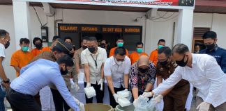 Polda Riau Musnahkan Barang Bukti 18 KG Sabu Jaringan Internasional Polda-Riau-Musnahkan-Barang-Bukti -8-KG-Sabu