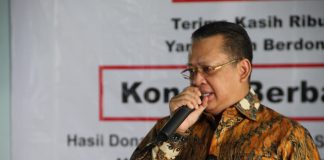 Ketua MPR-RI, Bambang Soesatyo Menyerahkan Sembako Kepada 4 Organisasi Seniman Bambang-Soesatyo-Menyerahkan-Sembako-Kepada-4-Organisasi-Seniman