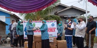 Kunker ke Bengkalis, Gubri dan TP PKK Provinsi Serahkan 10 Ribu Masker