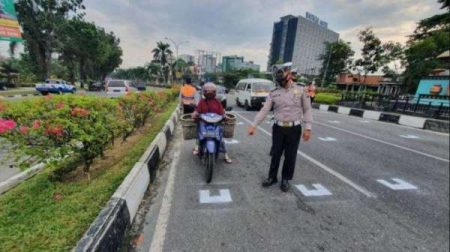 Dishub Pekanbaru Bersama Forum DLLAJ Buat Marka Physical Distancing