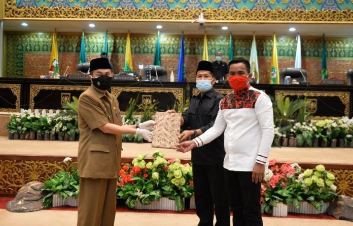 gubri-sampaikan-pandangan-atas-ranperda-penyelenggaraan-investasi-pemerintah-daerah