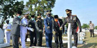 Ziarah Makam Pahlawan, Wagubri : Generasi Penerus Harus Tau Tujuan Ziarah Ziarah-Makam-Pahlawan-Wagubri-Generasi-Penerus-Harus-Tau-Tujuan-Ziarah