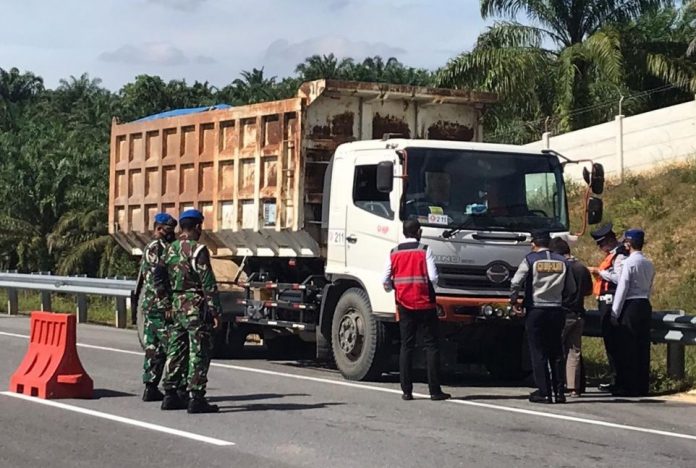 3-Hari-Kedepan-Operasi-Gabungan-Kendaraan-ODOL-di-Tol-Pekanbaru-Dumai