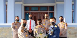 Di Hari Special, Kapolda Riau Dan Rombongan Berikan Kejutan Bagi TNI di-hari-special-kapolda-riau-dan-rombongan-berikan-kejutan-bagi-tni