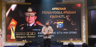 Kapolda Riau Terima Penghargaan Indonesia Award 2020 kapolda-riau-terima-penghargaan-indonesia-award-2020