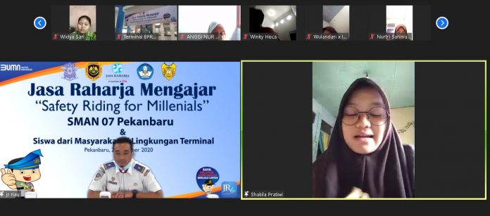 gelar-jr-mengajar-secara-virtual-jasa-raharja-riau-berikan-beasiswa-dan-bantuan-pulsa-internet