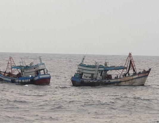 TNI AL Kembali Tangkap Dua Kapal Ikan Berbendera Vietnam di Laut Natuna Utara