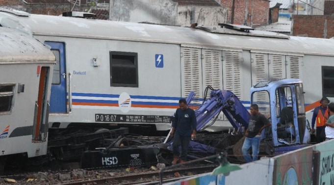 Pengakuan Warga yang Lihat Gerbong KA Jalan Sendiri: Kayak Kiamat pengakuan-warga-yang-lihat-gerbong-ka-jalan-sendiri-kayak-kiamat