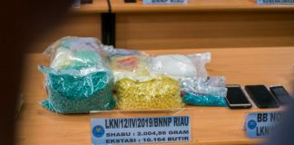 BNNP Riau Amankan Penyeludupan 6.594 Butir Ekstasi Lewat Jasa Ekspedisi bnnp-riau-amankan-penyeludupan-6-594-butir-ekstasi-lewat-jasa-ekspedisi
