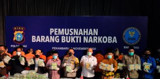Polda Riau Bersama BNNP Riau Musnahkan 122 KG Sabu dan 10.000 Ekstasi polda-riau-bersama-bnnp-riau-musnahkan-122-kg-sabu-dan-10-000-ekstasi