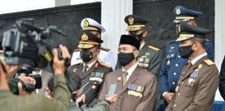 Gubernur Riau : Hari Pahlawan 2020 Diharapkan Lahirkan Pahlawan Kemanusiaan Gubernur-Riau-:-Hari-Pahlawan-2020-Diharapkan-Lahirkan-Pahlawan-Kemanusiaan