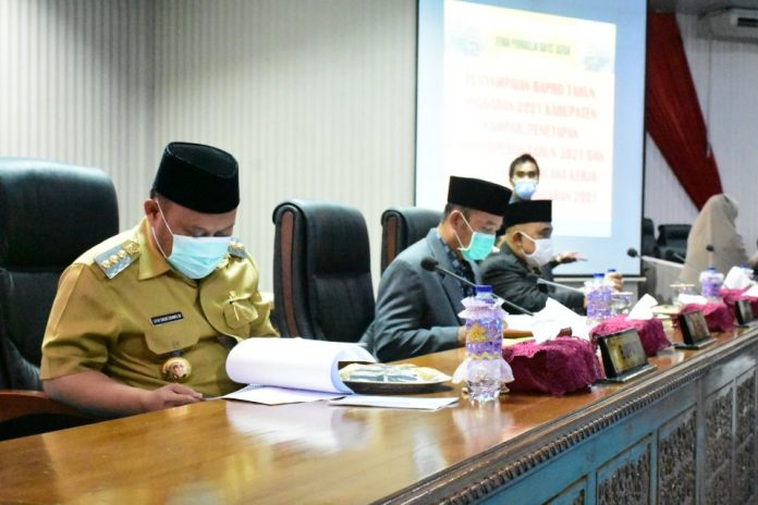 Sampaikan Nota Keuangan, APBD Kampar tahun 2021 sebesar Rp.2,348 Triliun sampaikan-nota-keuangan-apbd-kampar-tahun-2021-sebesar-rp-2348-triliun