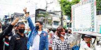 Calon Wali Kota Medan Bobby Nasution Belusukan di Pasar Sukaramai Medan
