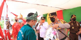 Kapolda Riau Tinjau TPS, Pastikan Pilkada Berjalan Aman Sesuai Prokes kapolda-riau-tinjau-tps-pastikan-pilkada-berjalan-aman-sesuai-prokes