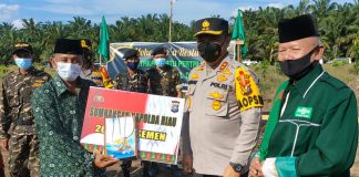 Kapolda Riau Letakkan Batu Pertama Pembangunan Ponpes Hamalatul Qur’an