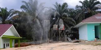 Dari Galian Sumur Bor di Pondok Pesantren Al Ihsan Muncul Semburan Gas