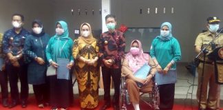 Afrizal Sintong Bupati Rokan Hilir Resmikan Gerai Oleh-Oleh Khas Rohil Afrizal Sintong Bupati Rokan Hilir Resmikan Gerai Oleh-Oleh Khas Rohil