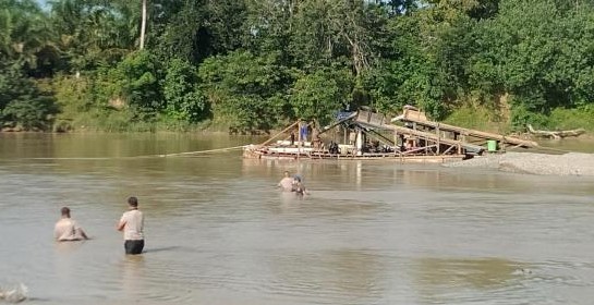 Polsek Benai Temukan Dua Rakit PETI Saat Patroli Rutin Sungai Batang Kuantan Polsek Benai Temukan Dua Rakit PETI Saat Patroli Rutin Sungai Batang Kuantan