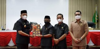DPRD Kepulauan Meranti Gelar Rapat Paripurna Penyampaian Nota Keuangan RAPBD 2022 DPRD Kepulauan Meranti Gelar Rapat Paripurna Penyampaian Nota Keuangan RAPBD 2022