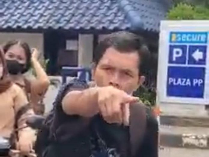 Modus 'Tabrak Lari' Pura-pura Pincang Kaki, Pelaku Jadi Buronan Polisi