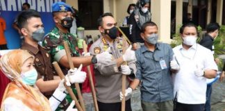 Polresta Pekanbaru Musnahkan Sabu 1,9 Kg dan 8.888 Pil Ekstasi Polresta Pekanbaru Musnahkan Sabu 1,9 Kg dan 8.888 Pil Ekstasi