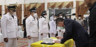 Bupati Aprizal Sintong Lantik Puluhan Pejabat di Rohil