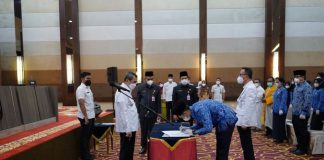 Gubri Lantik Sejumlah Pejabat Fungsional dan ASN Prov Riu