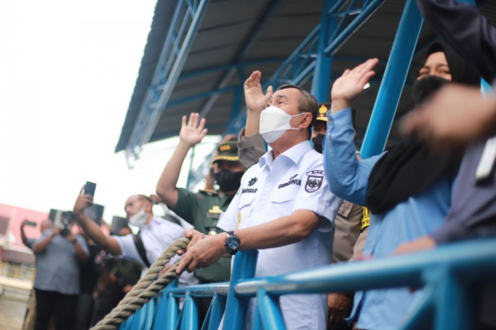 Gubernur Riau Resmi Membuka Pelabuhan Internasional Dumai-Malaka Gubernur Riau Resmi Membuka Pelabuhan Internasional Dumai-Malaka
