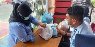 Lapas Kelas II A Pekanbaru Buka Layanan Penitipan Makanan Layanan penitipan paket makanan dan kebutuhan lainnya bagi warga binaan di Lapas Kelas II A Pekanbaru.