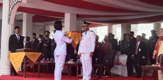 Di Hari Kemerdekan RI ke – 77 Bupati Rokan Hilir Nahodai Bendera Merah Putih