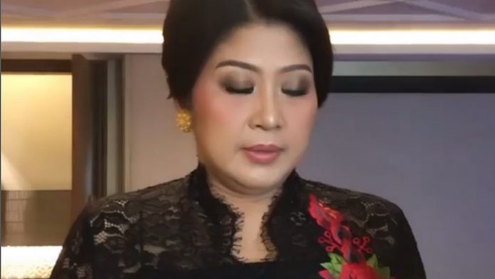 Istri Sambo Hindari Wartawan Usai Diperiksa Sebagai Tersangka Pembunuhan