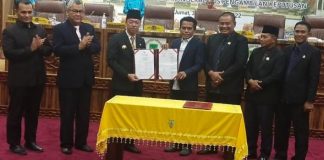 DPRD Rohil Sahkan APBD Perubahan Tahun 2022 Sebesar Rp 2,2 Triliun DPRD Rohil Sahkan APBD Perubahan Tahun 2022 Sebesar Rp 2,2 Triliun