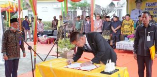 Bupati Rohil Afrizal Sintong Lantik Sekcam dan Tim Penggerak PKK Di Kecamatan Bangko Pusako