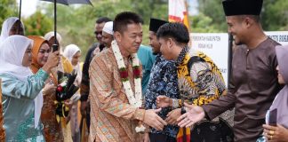 Bupati Rohil Pantau Perekaman e-KTP di Tanjung Medan