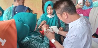 Tinjau Pemberian Imunisasi Polio, Afrizal Sintong : Ayo Bawa Anaknya ke Posyandu