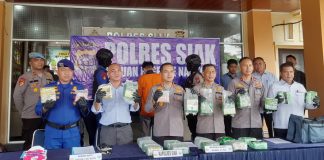 Sabu 21 Kg dan 1.897 Butir Ektasi Berhasil Diamankan Polres Siak Sabu 21 Kg dan 1.897 Butir Ektasi Berhasil Diamankan Polres Siak