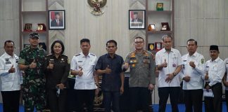 Bupati Rohil Afrizal Sintong Memimpin Rapat Persiapan Pemilihan Penghulu Serentak