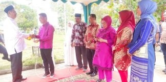 Bupati Afrizal Sintong Didampingi Kadis LH Suwandi Saksikan Penyembelihan Hewan Qurban