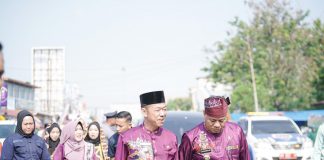 Bupati dan Wabup Rohil Hadiri Pawai Ta’aruf MTQ Provinsi Riau ke-XLI di Inhu