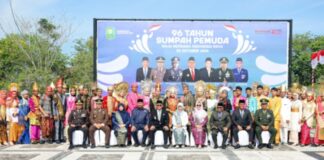 Peringatan Hari Sumpah Pemuda, Pjs Bupati Siak Beri Penghargaan