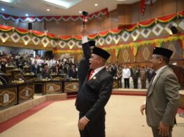 Kaderismanto Resmi Dilantik Sebagai Ketua DPRD Riau Periode 2024-2029