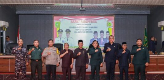 DPRD Kepulauan Meranti Gelar Rapat Paripurna Penyampaian Pidato Perdana Bupati dan Wakil Bupati Masa Jabatan 2025-2030.